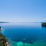 - Almyra Vilă Kalami (Corfu)